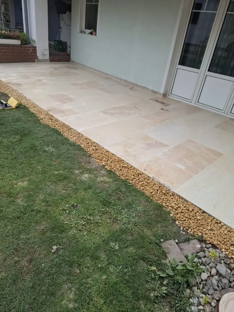 Terrassensanierung mit Feinsteinzeug