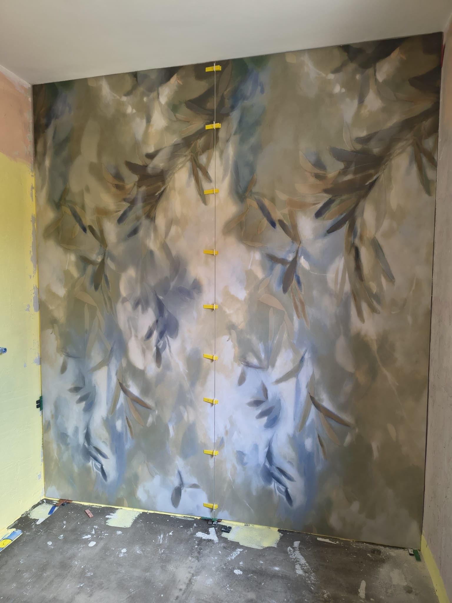 XXL-Dekorwand FAP Ylico Flower Falls im Badezimmer